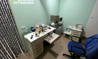 Avezzano, scoperto falso dentista: studio sequestrato dalla Guardia di Finanza