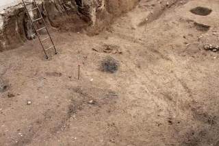 L’Aquila, sotto i cantieri riaffiora la storia: tre tombe romane emergono lungo la Statale 80