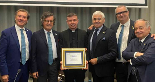 Don Luigi Maria Epicoco insignito del Premio Rotary Perdonanza 2025