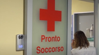 Sulmona, intossicazione alimentare dopo cena in pizzeria: otto persone in ospedale