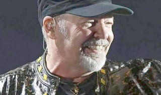 La musica come terapia: uno studio aquilano conquista Vasco Rossi