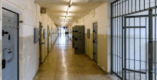 Sulmona, nuovo sequestro di micro-cellulari: rafforzati i controlli in carcere