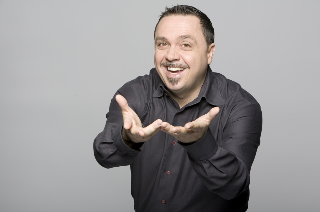 Cirilli amareggiato: “Sulmona ignora mio figlio, premiato altrove. Me ne andrò”