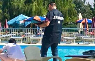 Corfinio, bimbo perde i sensi in piscina: tragedia sfiorata al parco acquatico