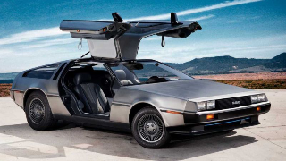 L’Aquila viaggia nel tempo: la DeLorean di “Ritorno al Futuro” arriva al Movieplex per i 40 anni del film