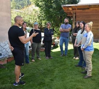 Pettorano sul Gizio, biologhe USA in visita alle Comunità a Misura d’Orso dell’Appennino centrale